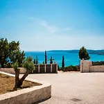 Mystique View لورداهاتا
